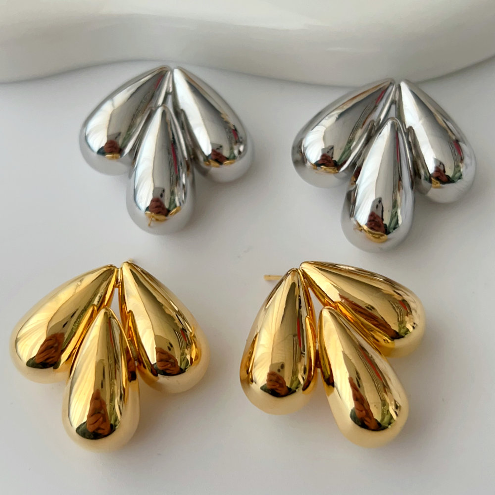 Chunky leaf earrings