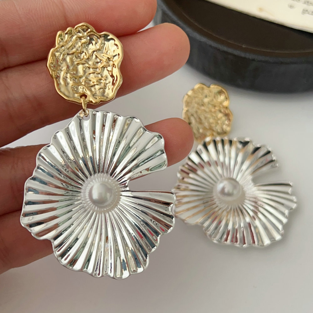 Flower earrings