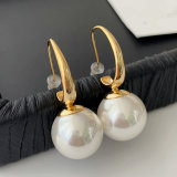 Pearl drop earrings