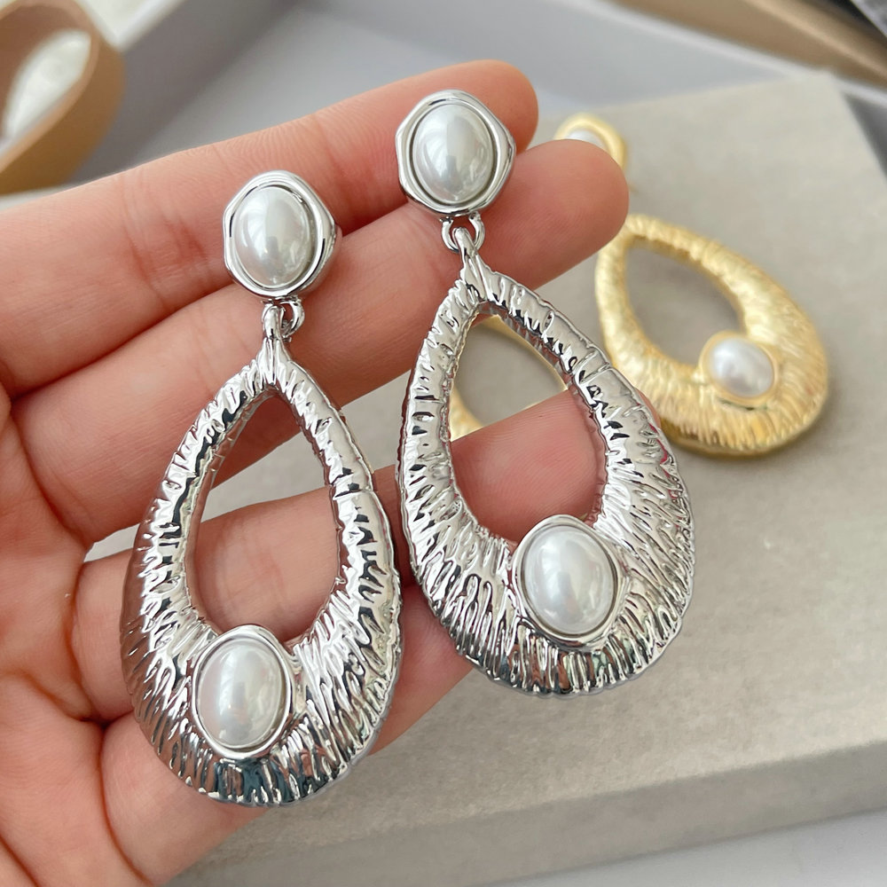 Water drop earrings