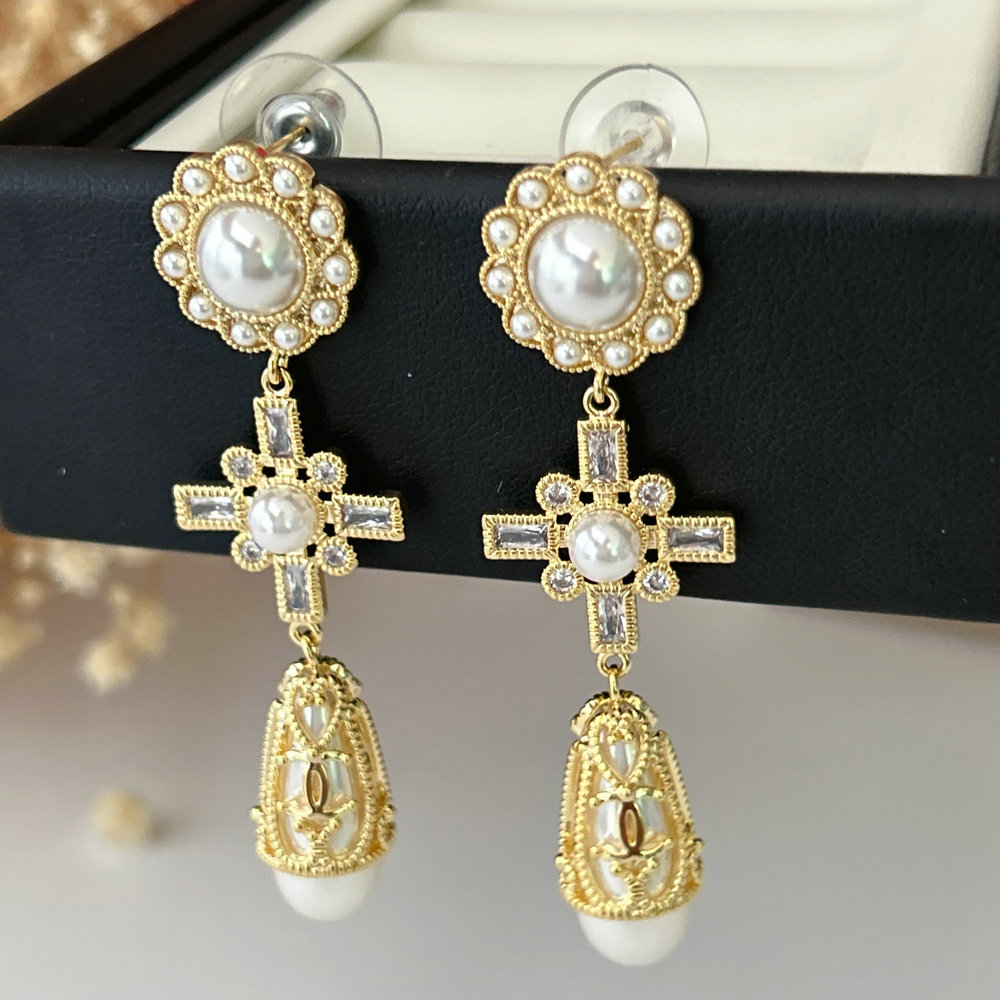 Pearl cross earrings