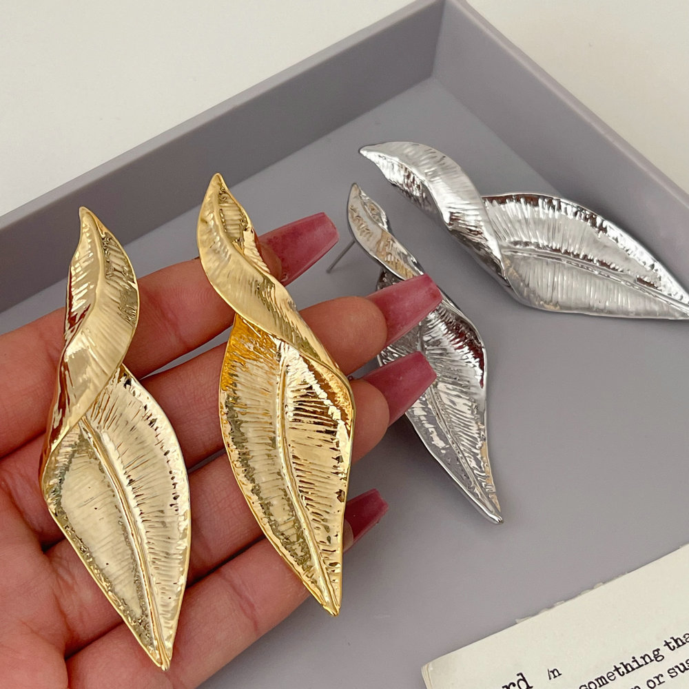 Leaf earrings