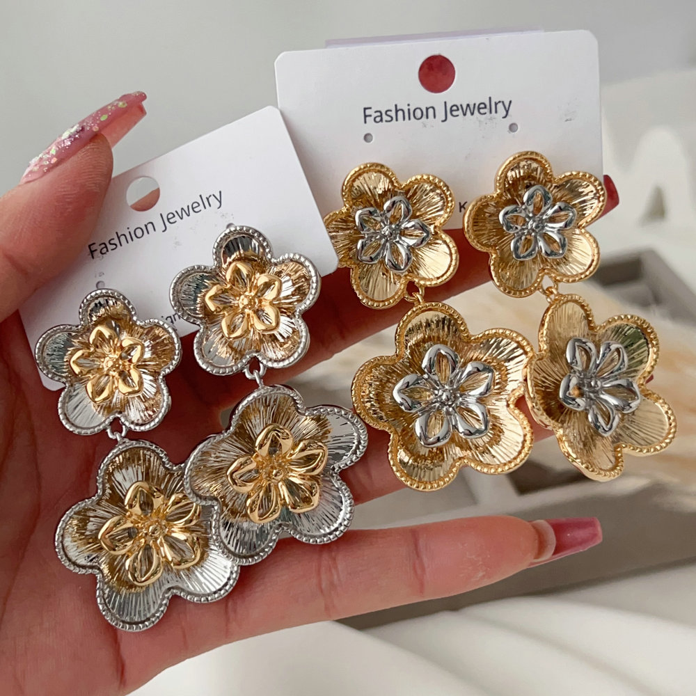 Chunky flower earrings