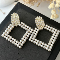 Square pearl earrings