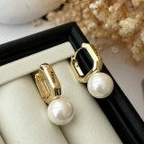Square pearl earrings
