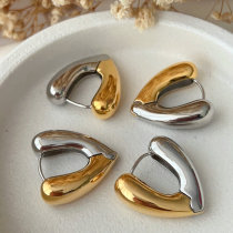 Metal triangle earrings