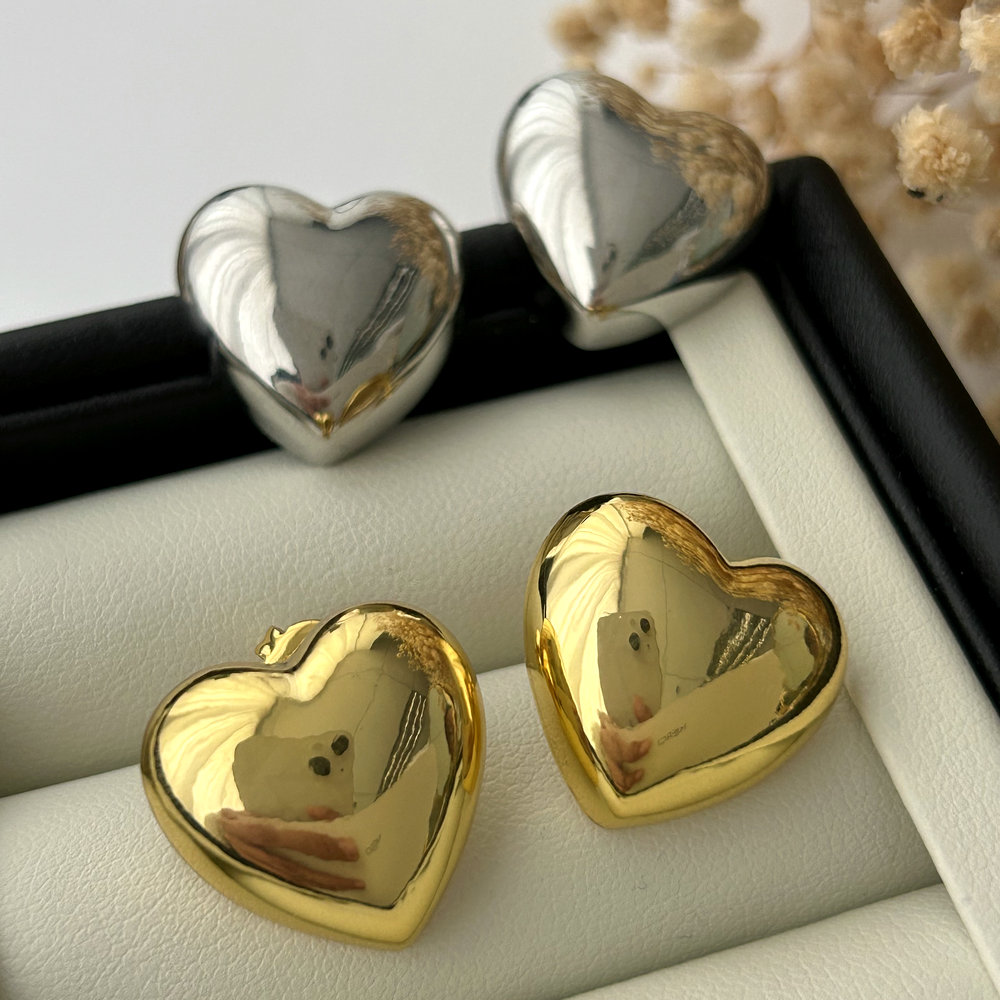 heart earrings