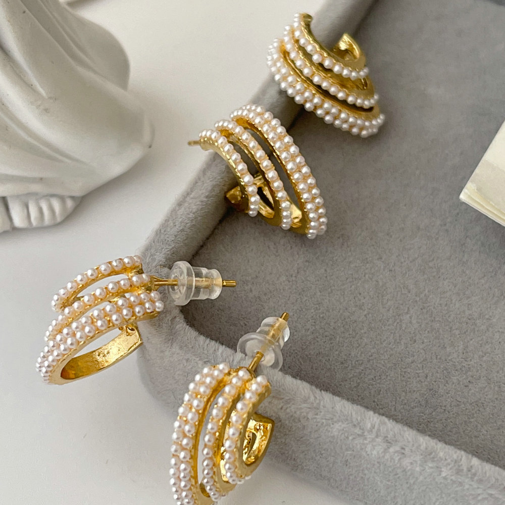 Small pearl hoop