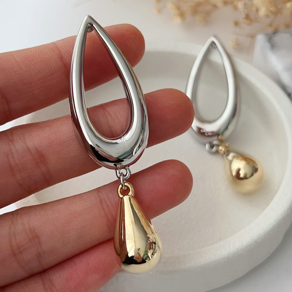 Water drop earrings
