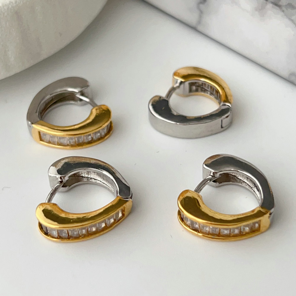 Small zircon heart earrings