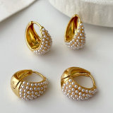 Basic glass pearl earrings