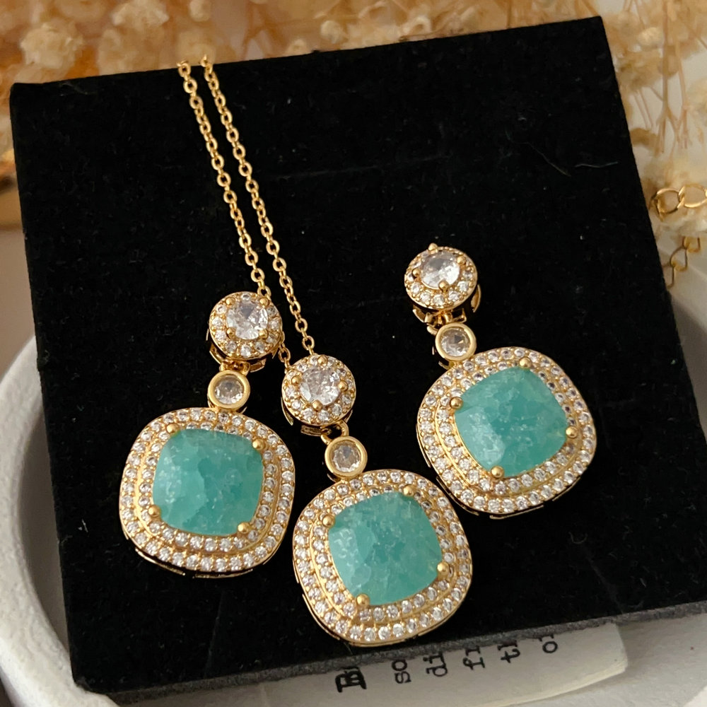 Blue zircon set jewelry