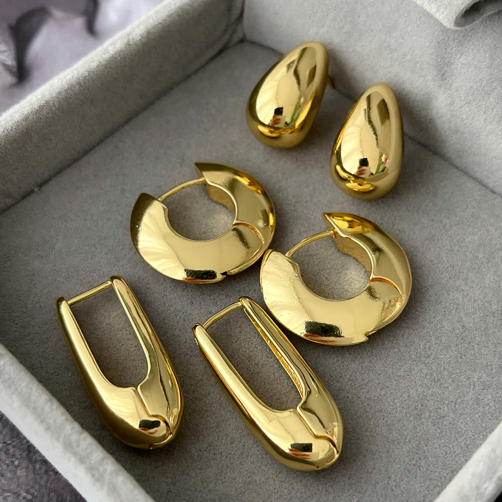 Basic metal earrings