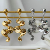 Wave shaped earrings