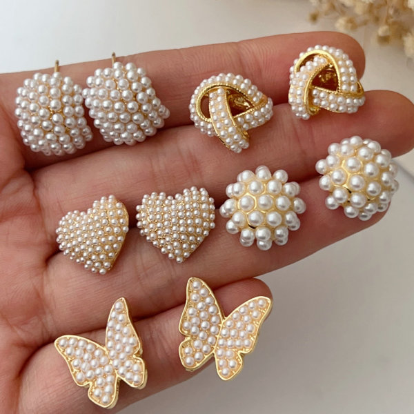 Glass pearl earrings