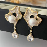 Lotus leaf pearl earrings