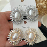 Oavl chunky pearl earrings