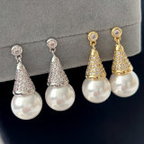 Drop pearl earrings