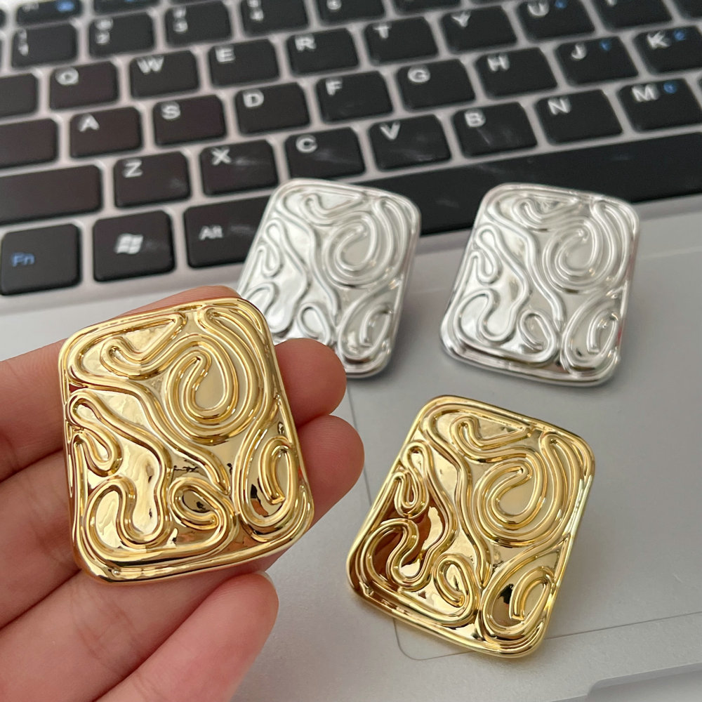 Chunky square earrings