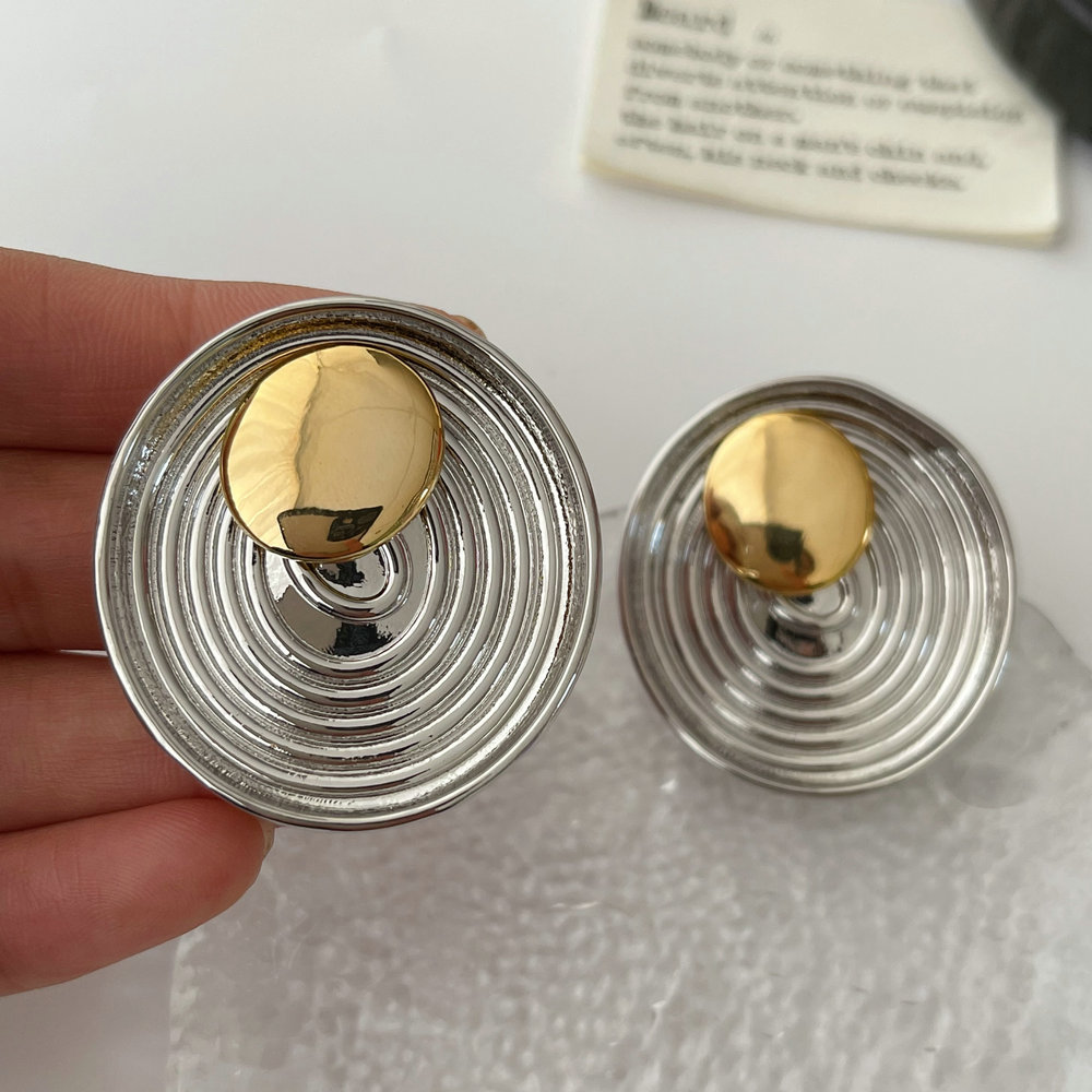 Chunky circle earrings