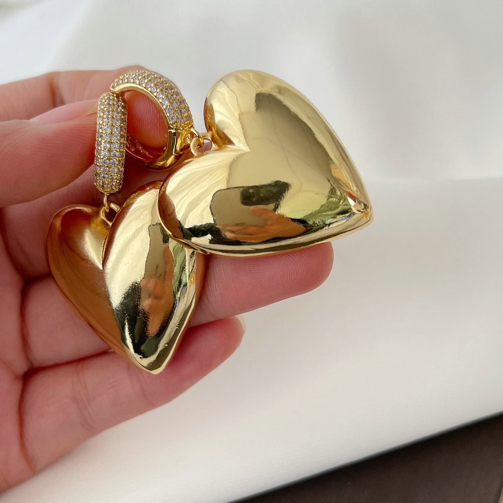 Chuny heart charm earrings