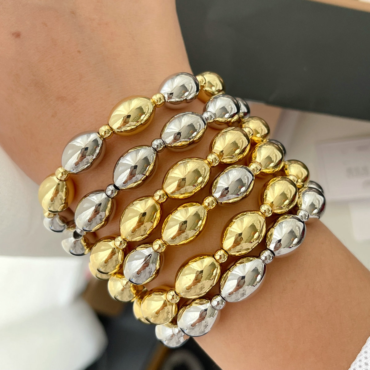 Egg shaped spring bead bracelet