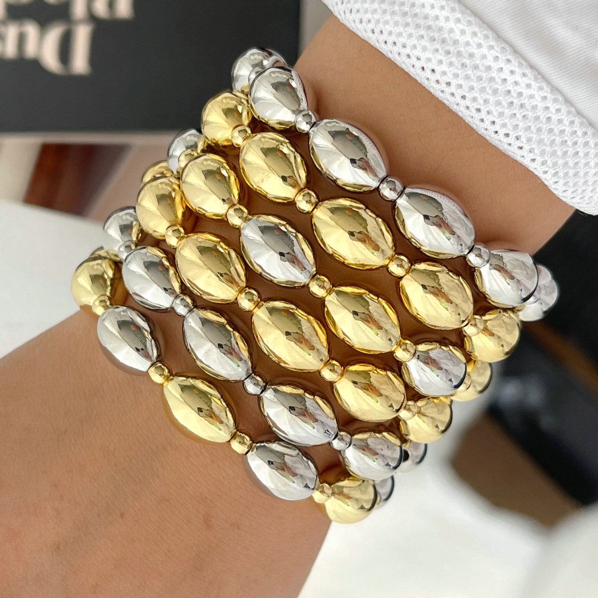 Egg shaped spring bead bracelet