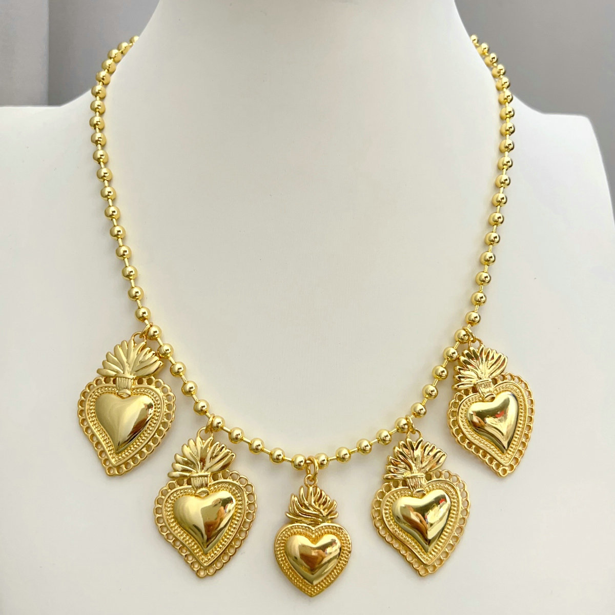 Heart shape pendant necklace