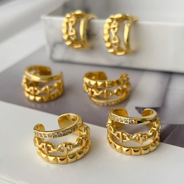 Metal ear cuff ( pairs )