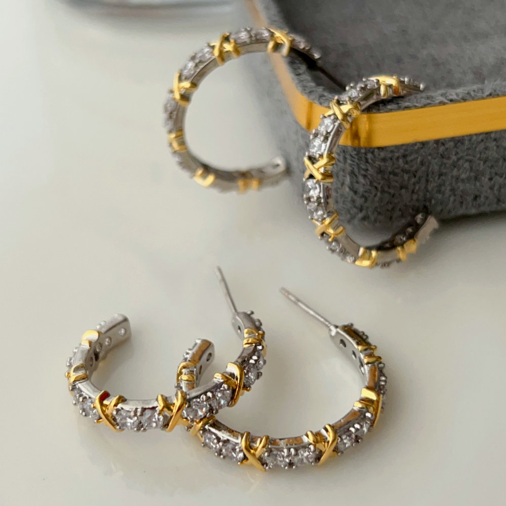 Pave cross hoop