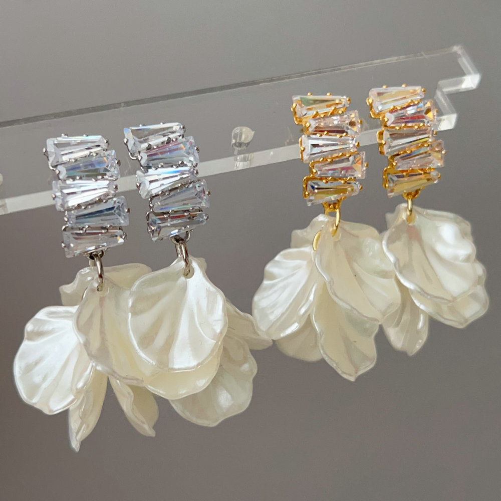 Glass shell charm earrings