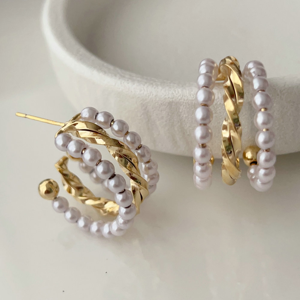 Glass pearl hoop