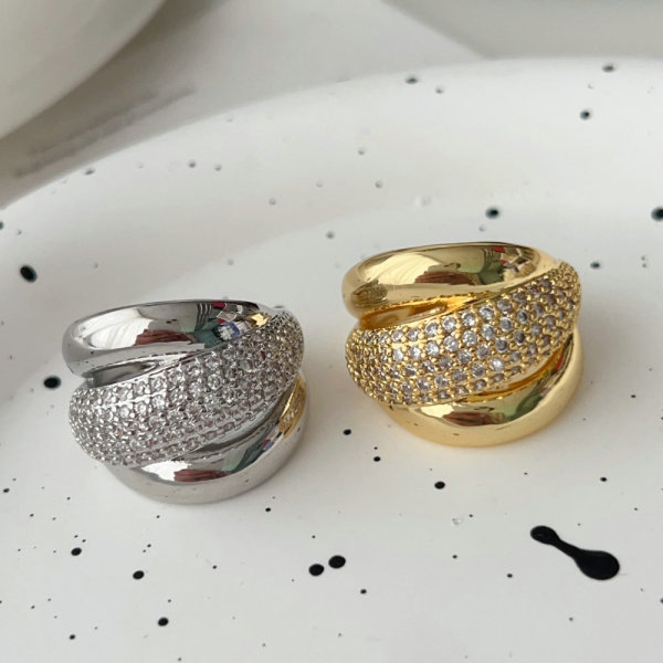Pave chunky ring