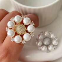 Flower pearl ring