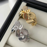 Pave flower ring