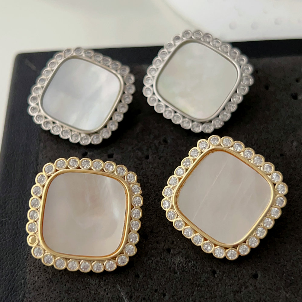 Shell square earrings
