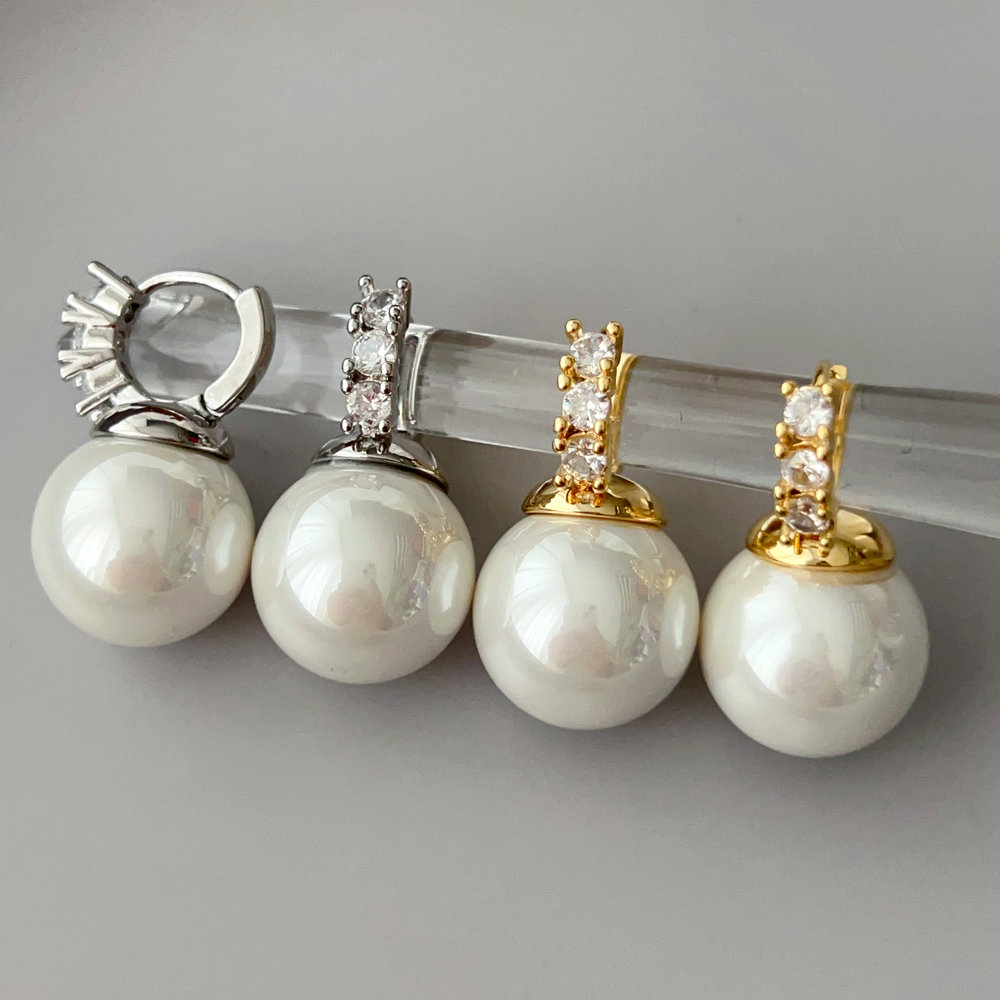 Drop pearl earrings