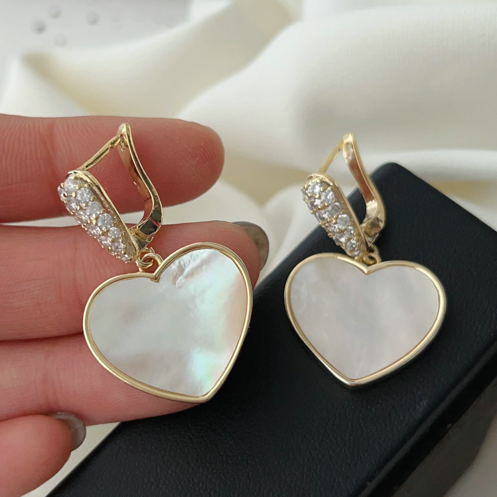 Shell heart earrings