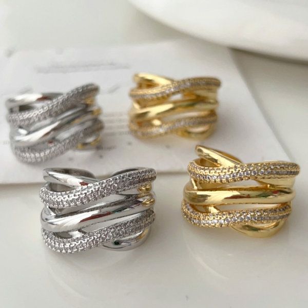 Pave twist ring