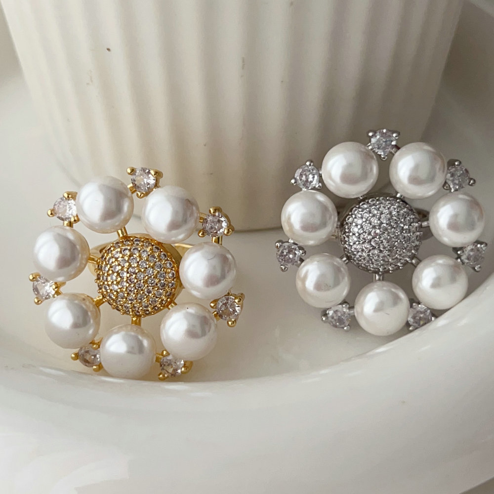 Flower pearl ring