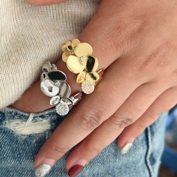 Pave flower ring