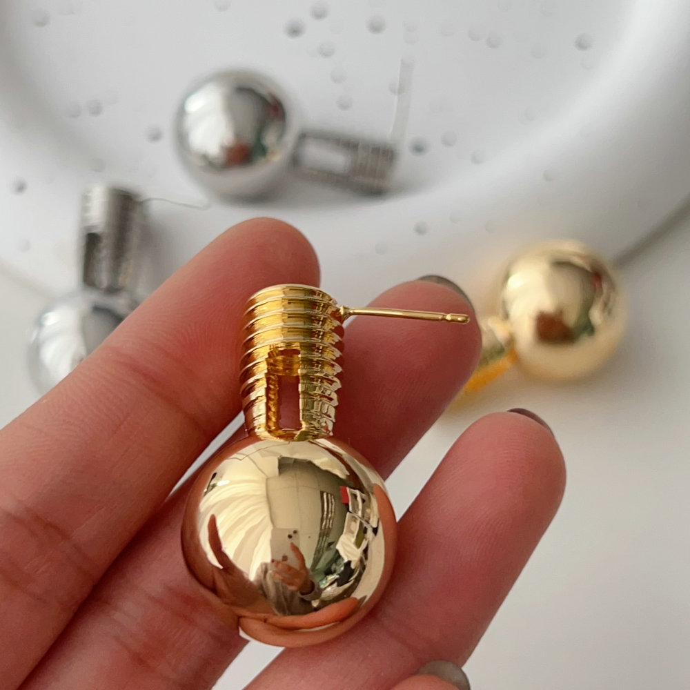 Ball earrings