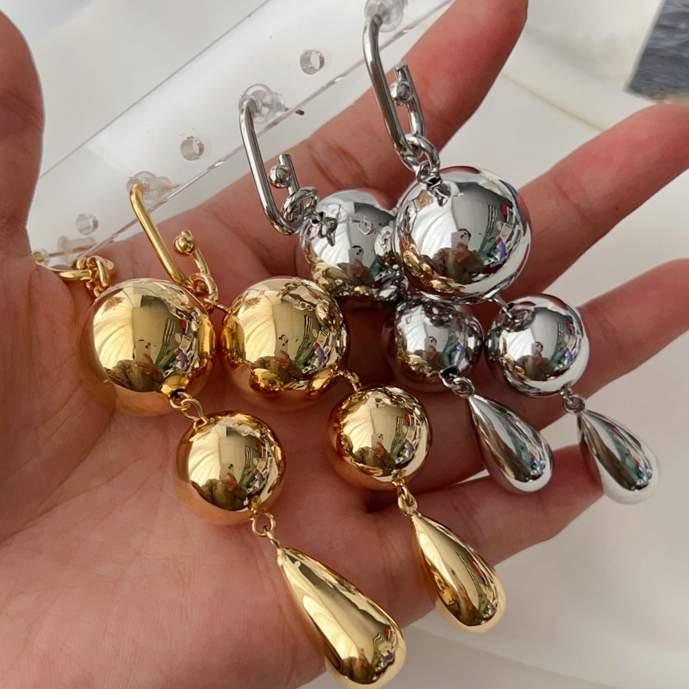 Chunky ball earrings
