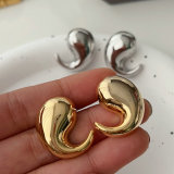 Metal Comma Earrings