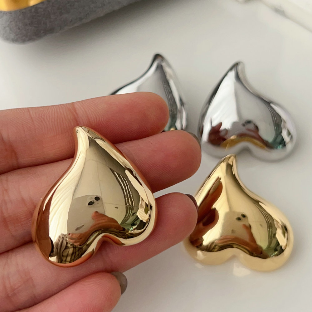 Metal heart earrings