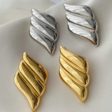 Metal shell shape earrings