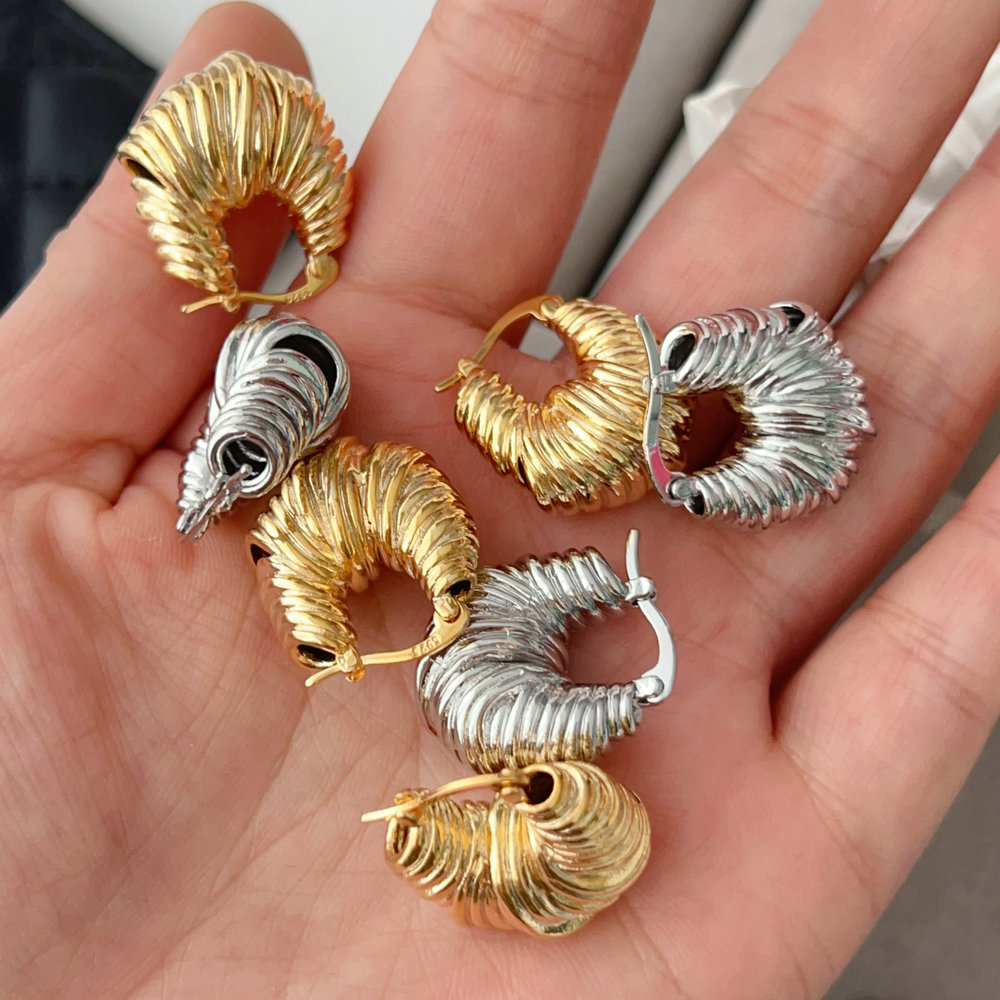 Metal fashion earrrings