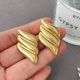 Metal shell shape earrings