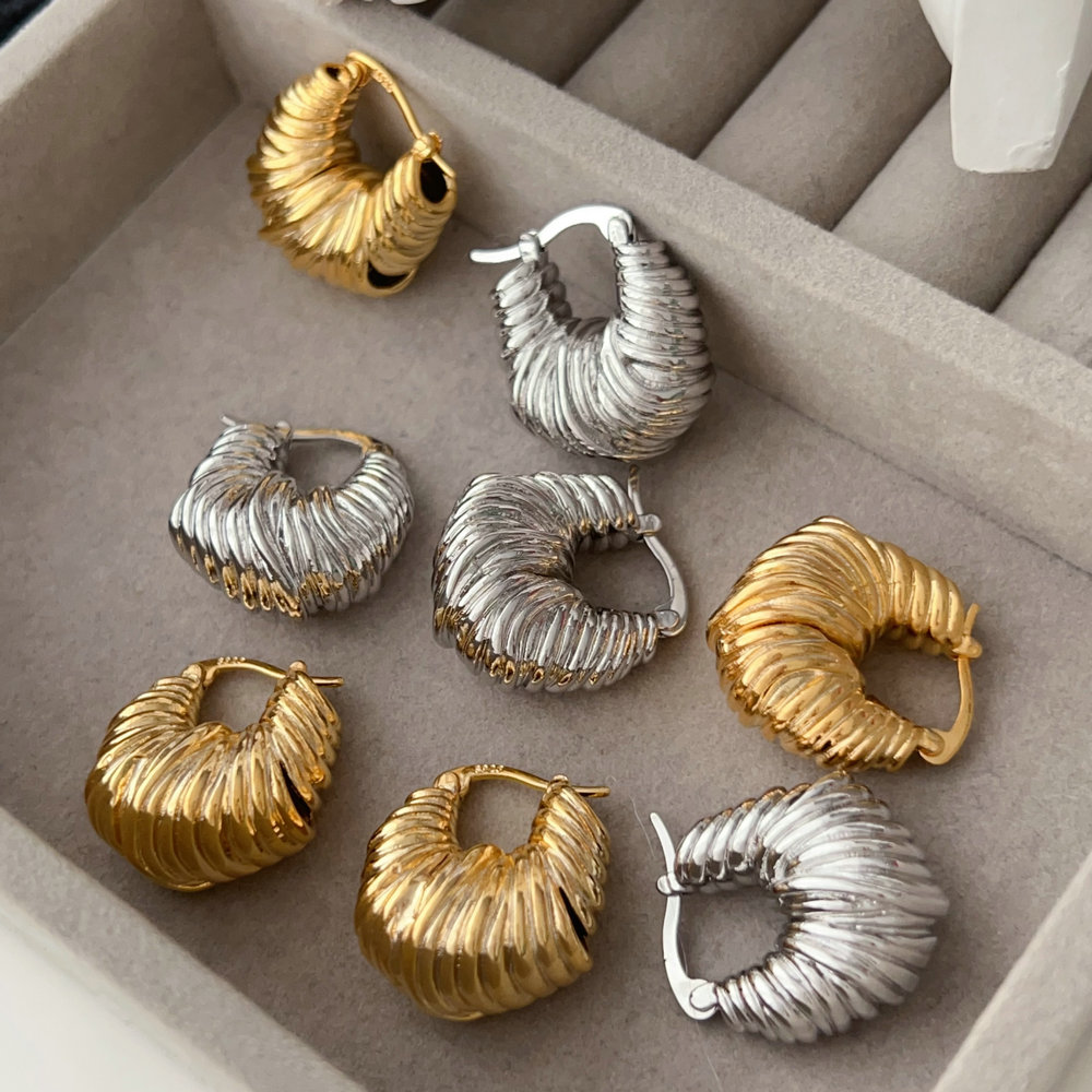 Metal fashion earrrings