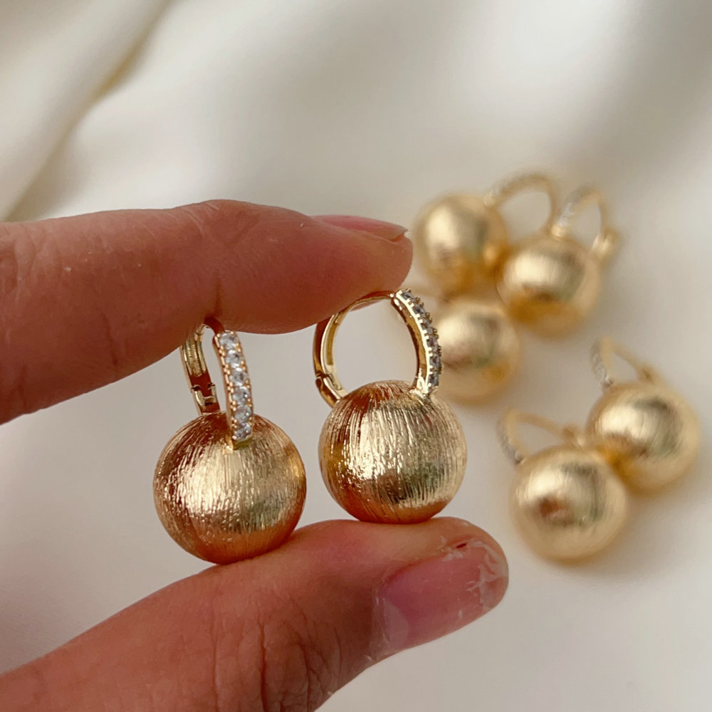 Ball earrings